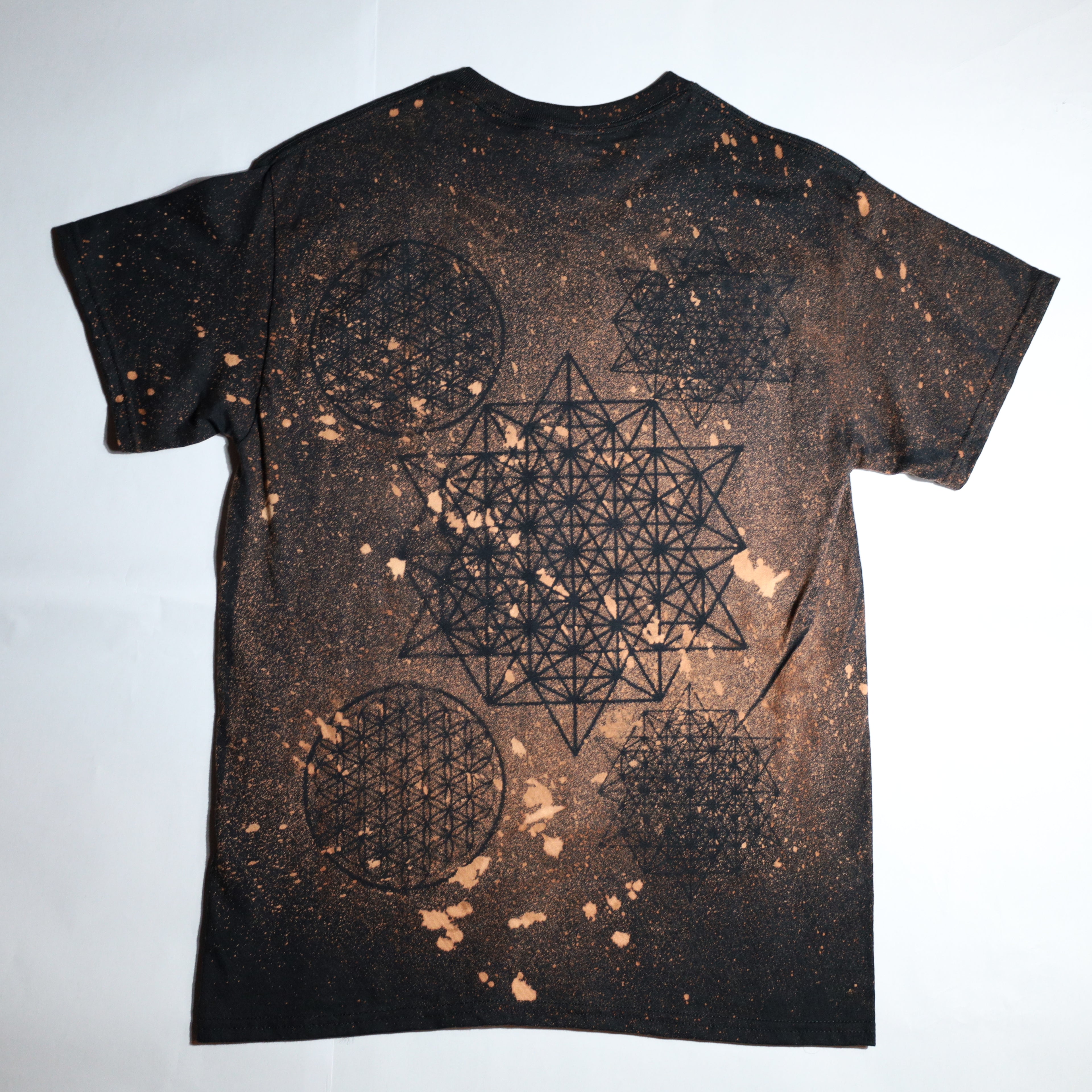 Sacred Geometry Designed T-shirt 10 of 50 MEDIUM (Seed of life)